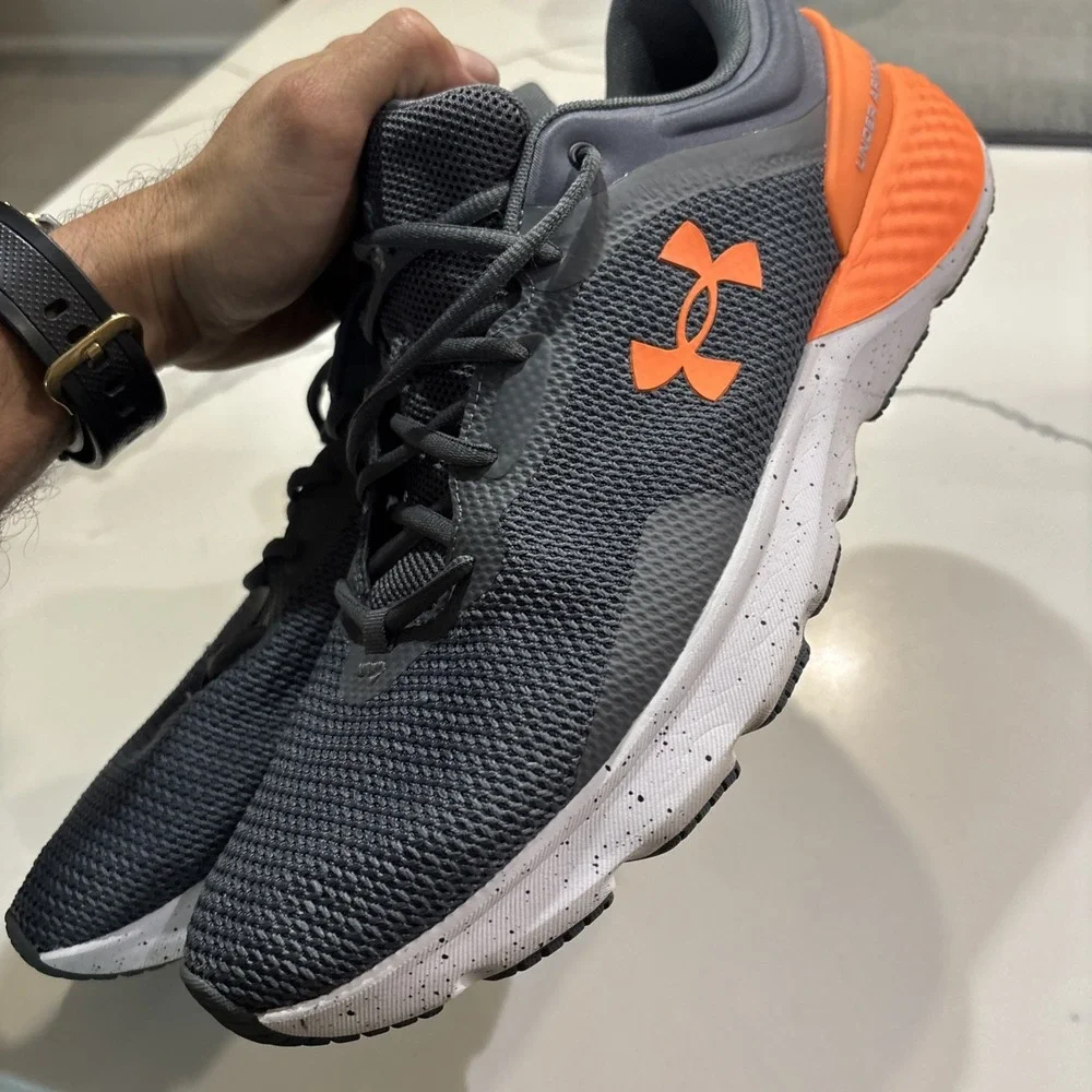under armour Charged Escape Size 13